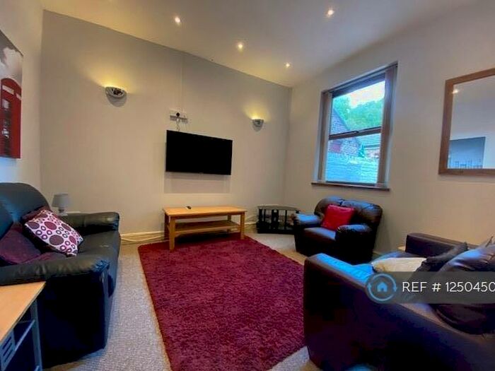 5 Bedroom Terraced House To Rent In Downey Street, Stoke-On-Trent, ST1