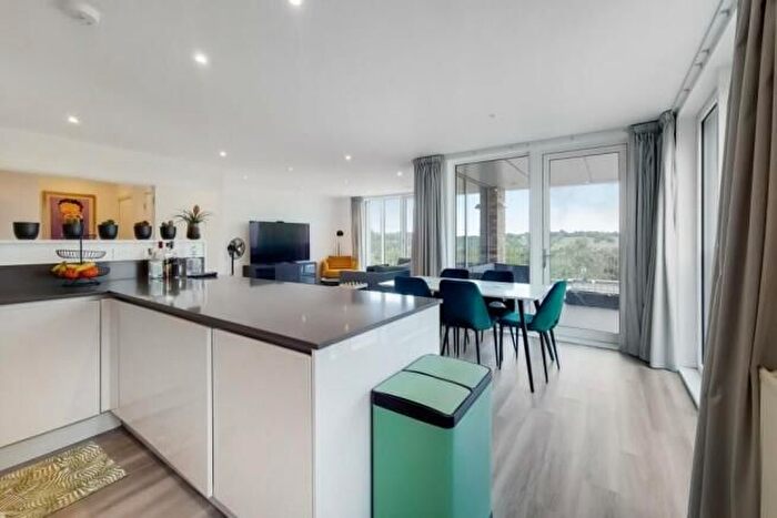 2 Bedroom Flat For Sale In Cornforth Lane, London, NW7