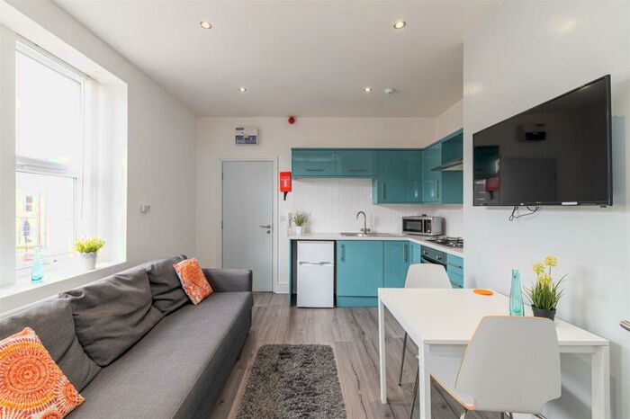 1 Bedroom Apartment To Rent In Heaton Hall Road, Heaton, Newcastle Upon Tyne, NE6