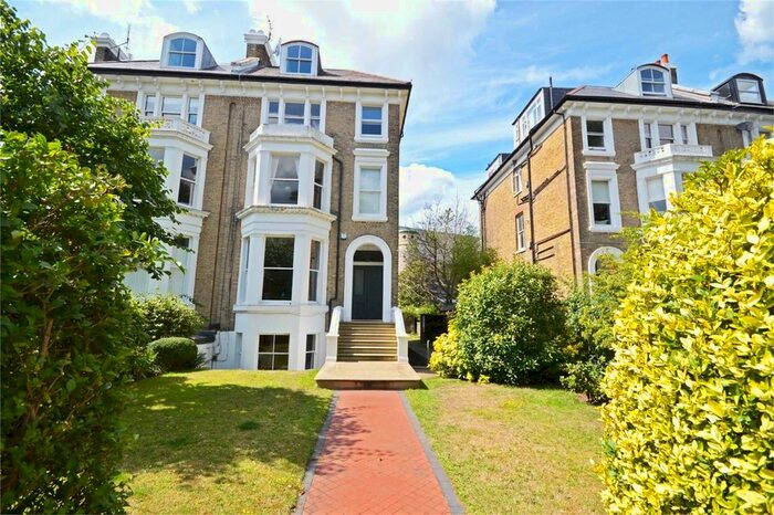 2 Bedroom Flat To Rent In Cambridge Park, Twickenham, TW1
