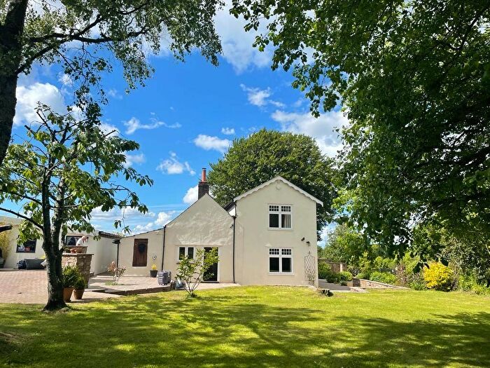 5 Bedroom Detached House To Rent In The Common, GL15