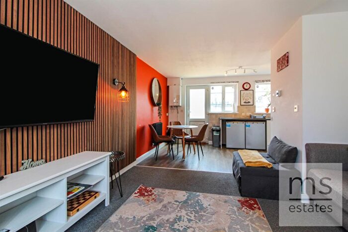 2 Bedroom End Of Terrace House To Rent In Willoughby Street, Beeston, NG9