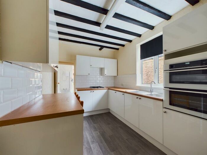 2 Bedroom Flat To Rent In Tottenham Road, Portsmouth, PO1