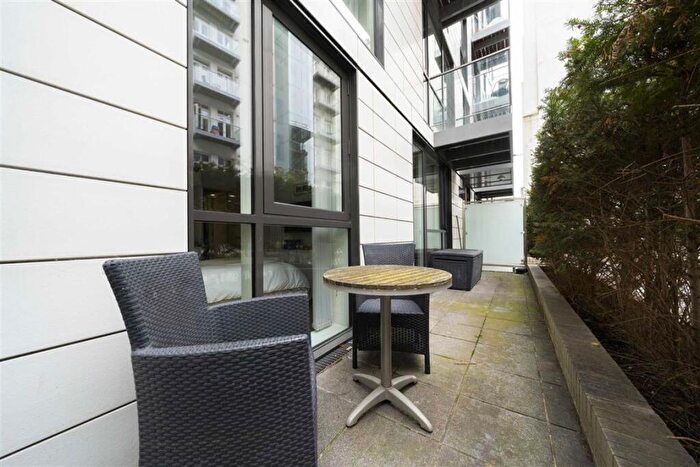 1 Bedroom Flat For Sale In Leman Street, Aldgate, E1