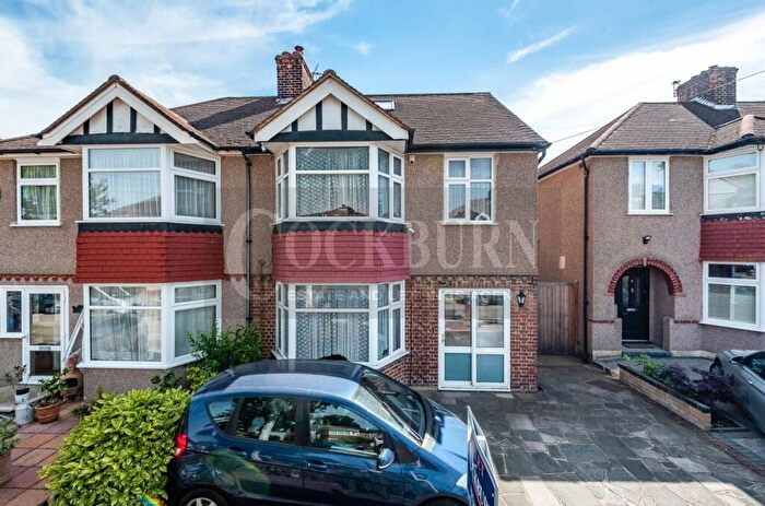4 Bedroom Semi-Detached House To Rent In Dulverton Road, New Eltham, SE9