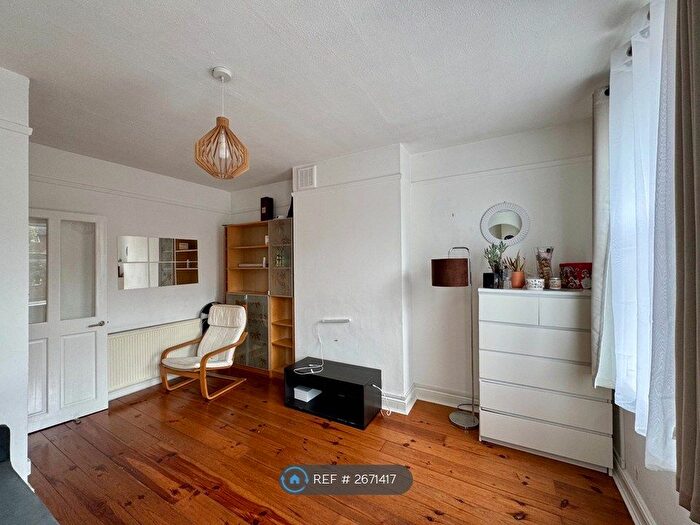 1 Bedroom Flat To Rent In Aylmer Road, London, N2