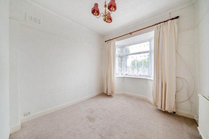 2 Bedroom Semi-Detached Bungalow For Sale In Boxwood Way, Warlingham, CR6