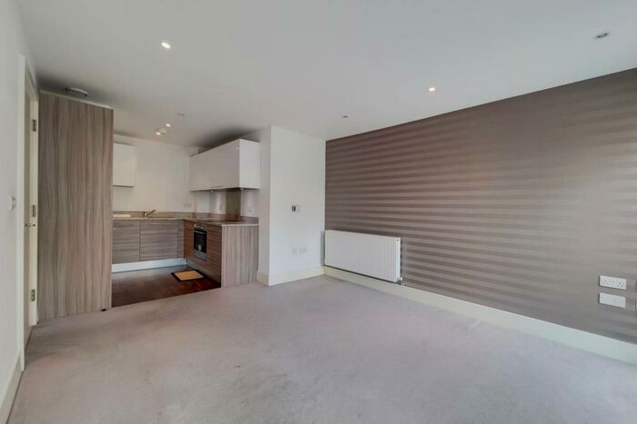 1 Bedroom Flat To Rent In Letchworth Road, Stanmore, HA7