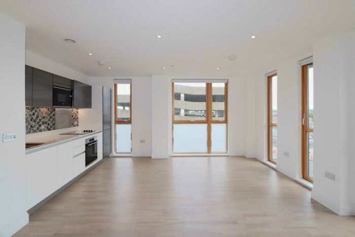 2 Bedroom Flat To Rent In Blagdon Road, New Malden, KT3