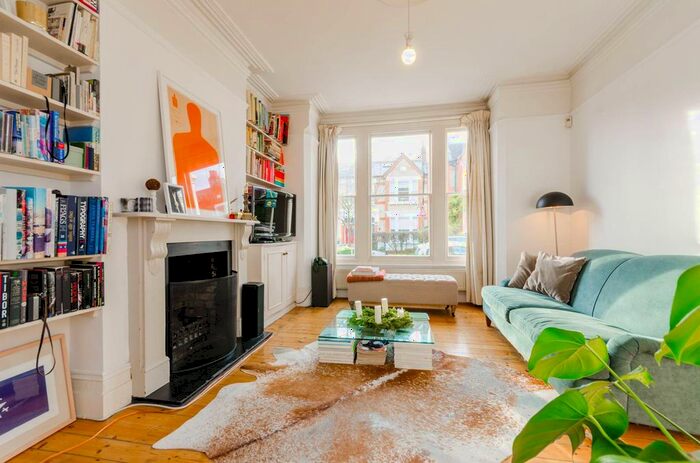 4 Bedroom Property For Sale In Claremont Road, Highgate, London, N6