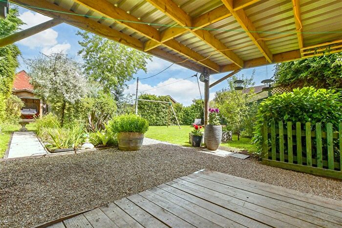 4 Bedroom Semi-Detached House For Sale In Tilden Close, High Halden, Kent, TN26
