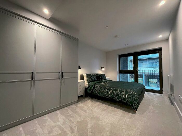 3 Bedroom Mews To Rent In Windsor Square, Woolwich, London, SE18