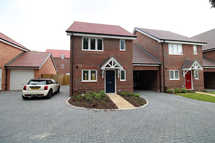 3 Bedroom Detached House To Rent In Boniface Close, Fontwell, Arundel, BN18