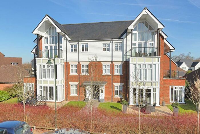 2 Bedroom Apartment For Sale In Amelia Court, Avion Gardens, Kings Hill, ME19