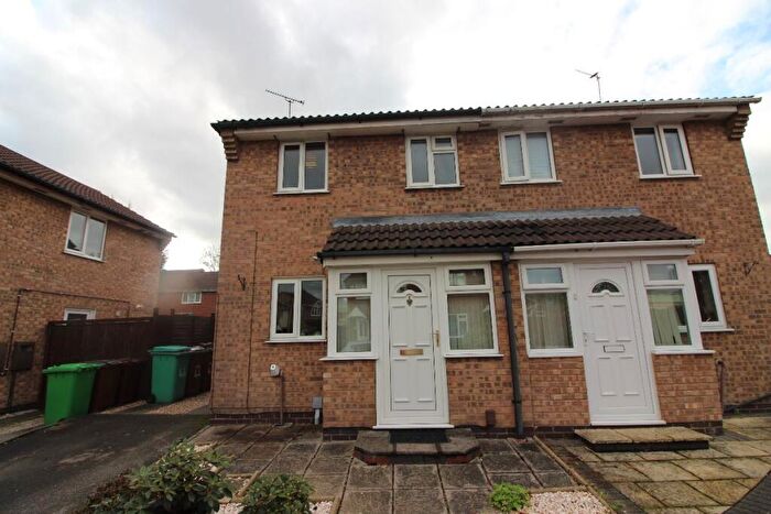 2 Bedroom Semi-Detached House To Rent In Denholme Road, NG8