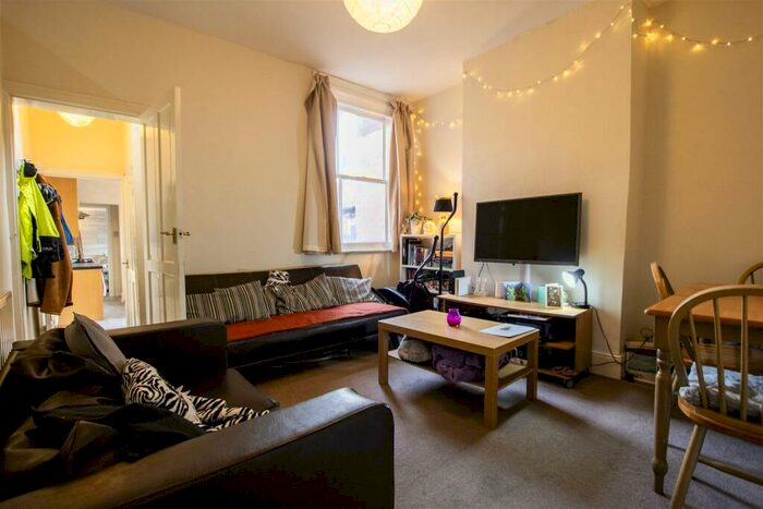 4 Bedroom House To Rent In Harborne Park Road, Birmingham, B17