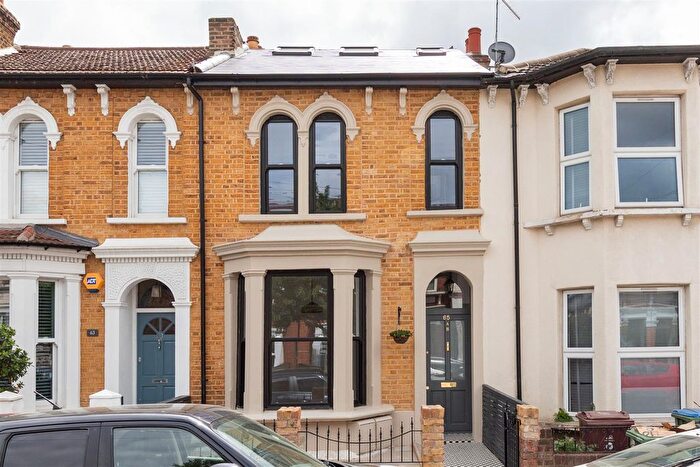 2 Bedroom Flat For Sale In Granville Road, London, E17