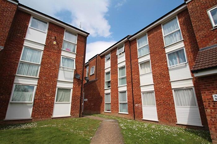 2 Bedroom Flat To Rent In Arkley Road, Hemel Hempstead, HP2