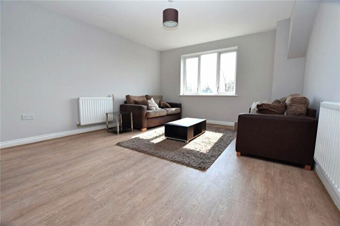 2 Bedroom Apartment To Rent In William Court, Chalfont Road, London, SE25