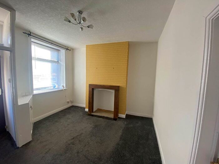 2 Bedroom End Of Terrace House To Rent In Albert Street, Royton, OL2