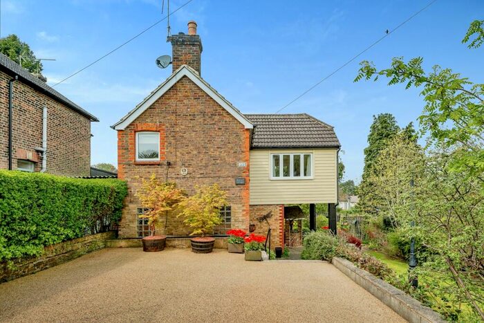 3 Bedroom House To Rent In Barfields, Bletchingley, Redhill, RH1