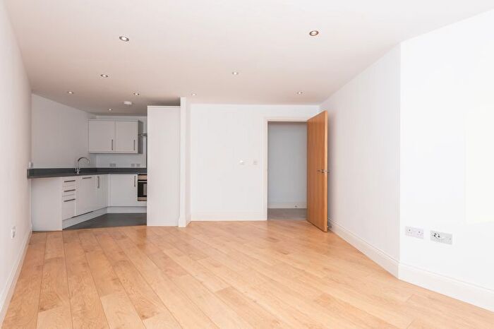 2 Bedroom Flat For Sale In Church Street, Walton-On-Thames, KT12