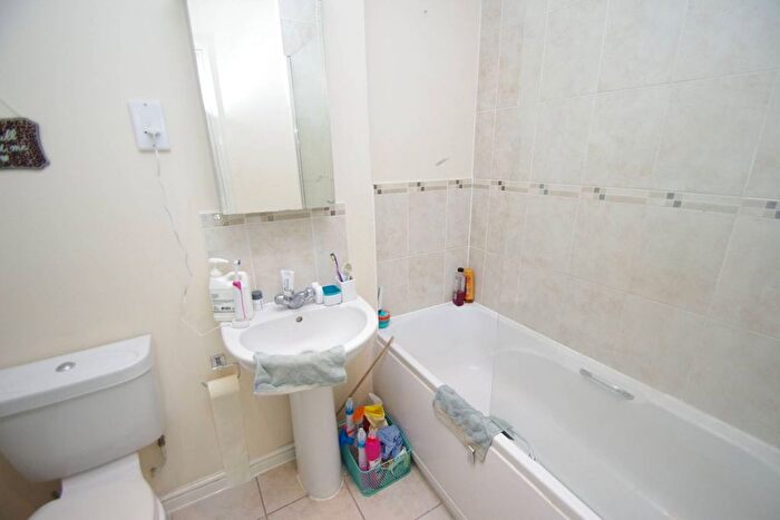 1 Bedroom Flat To Rent In Queensgate, Lord Street, Watford, WD17