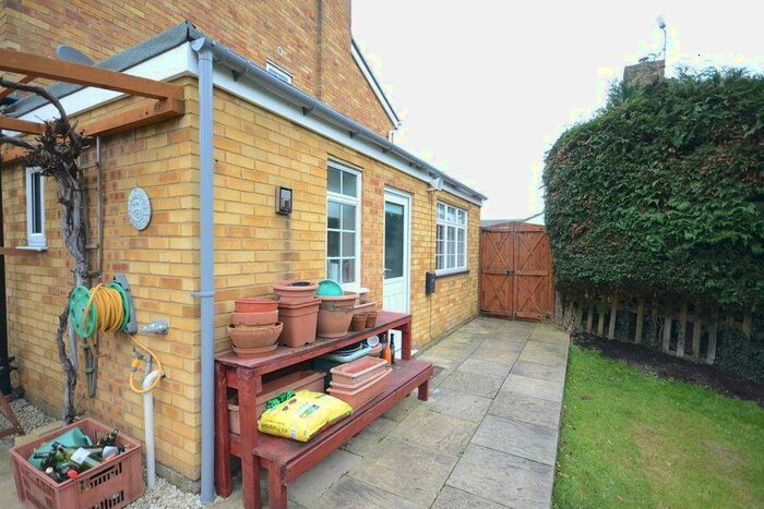 Studio To Rent In Talbot Road, Caversham, RG4