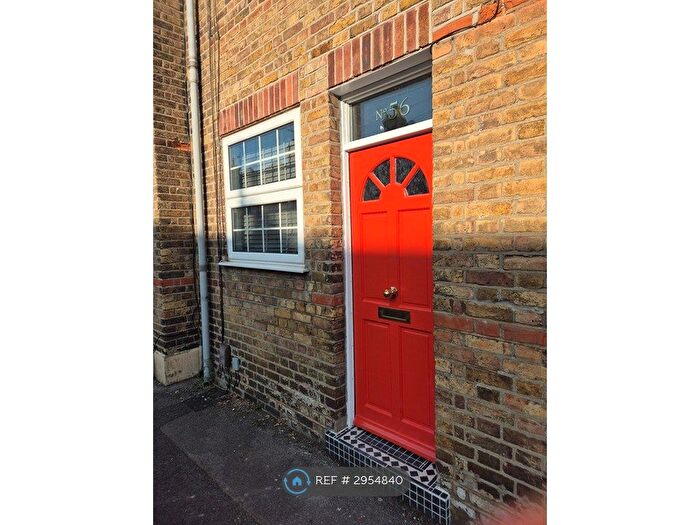 2 Bedroom Terraced House To Rent In Vansittart Road, Windsor, SL4