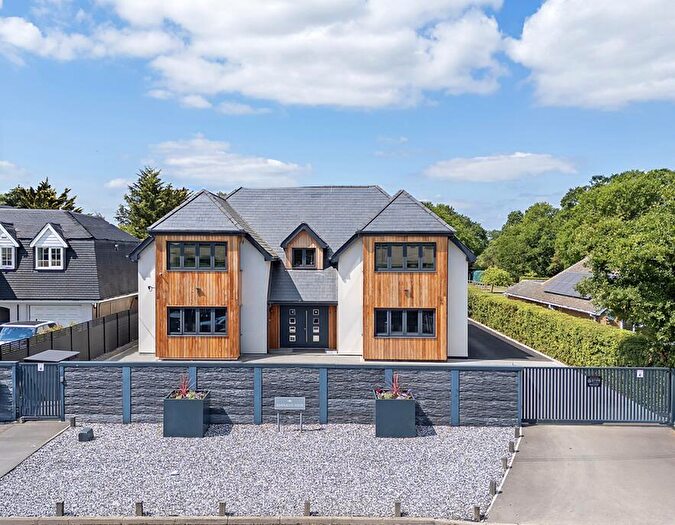 4 Bedroom Detached House For Sale In Church Road, Ramsden Bellhouse, CM11