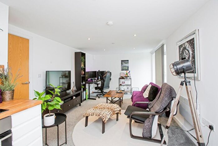 1 Bedroom Apartment For Sale In Wheatley Court, Halifax, West Yorkshire, HX2