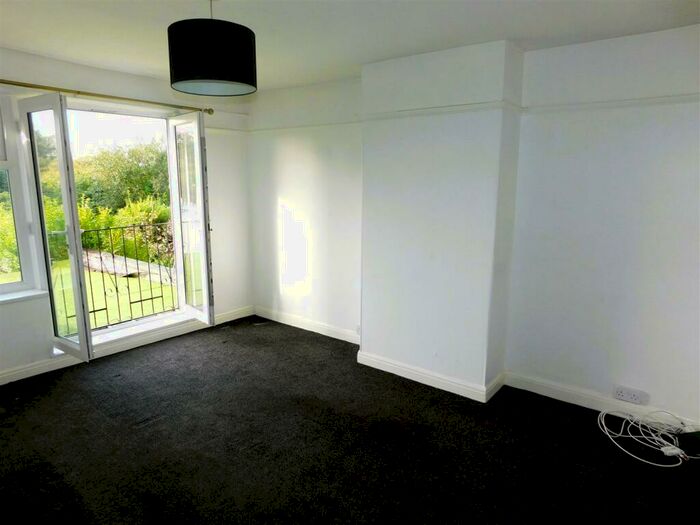 1 Bedroom Flat To Rent In Hollinwood Avenue, Manchester, M40