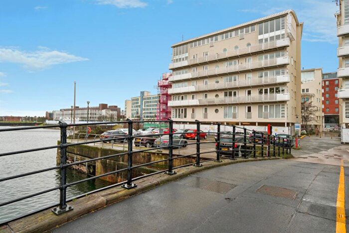 2 Bedroom Apartment For Sale In Royal Quay, Liverpool, L3