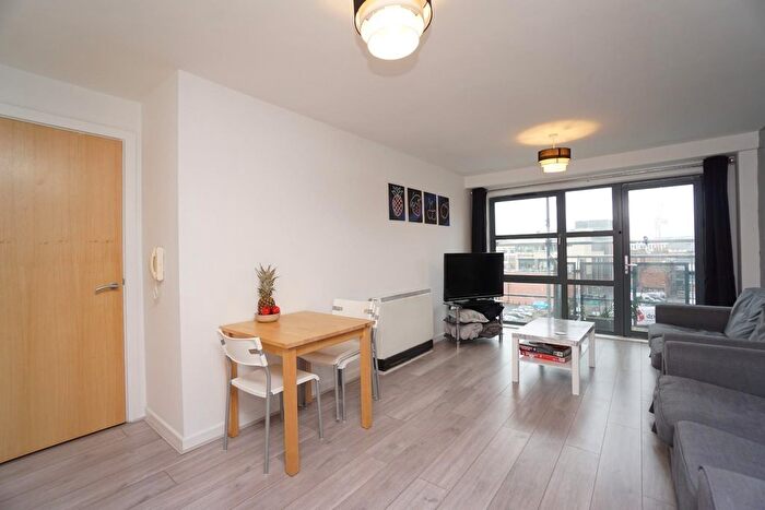 2 Bedroom Flat To Rent In West Point, West Street, Sheffield, S1