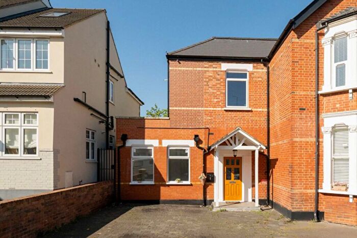 2 Bedroom Flat To Rent In Bellevue Road, Finchley, N11