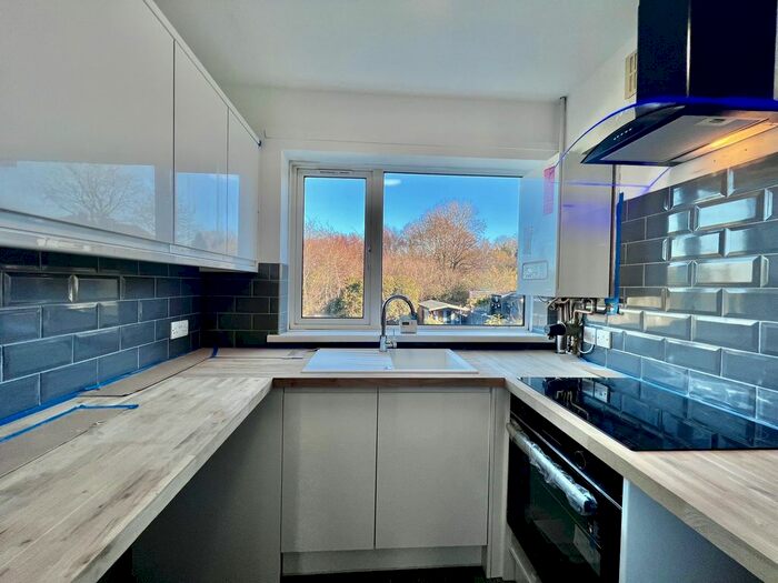 2 Bedroom Maisonette To Rent In Ashburnham Close, Southampton, SO19
