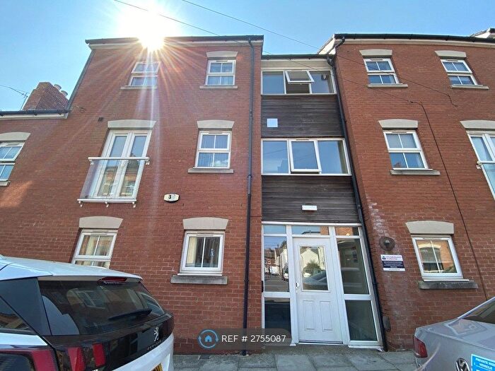 2 Bedroom Maisonette To Rent In The Bank, Northampton, NN1