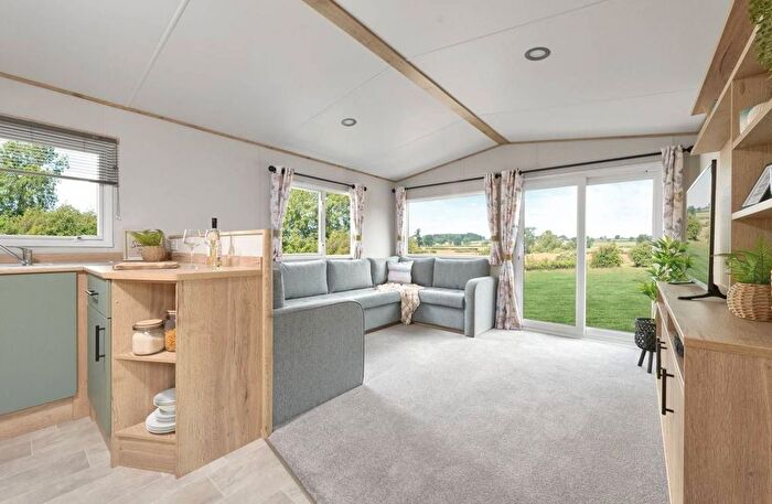 2 Bedroom Park Home For Sale In Oxwich, Swansea, SA3