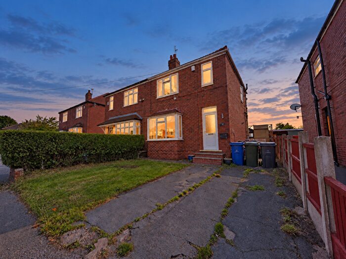 3 Bedroom Semi-Detached House For Sale In Ledbury Road, Barnsley, S71