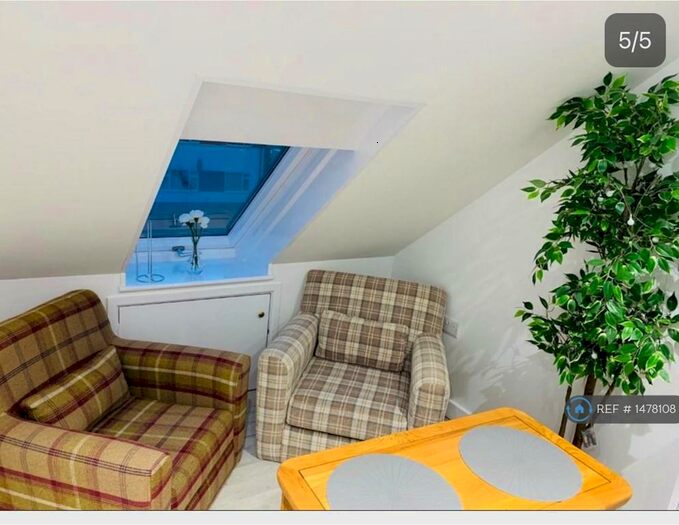 Studio To Rent In Blenheim Road, Oxford, OX5