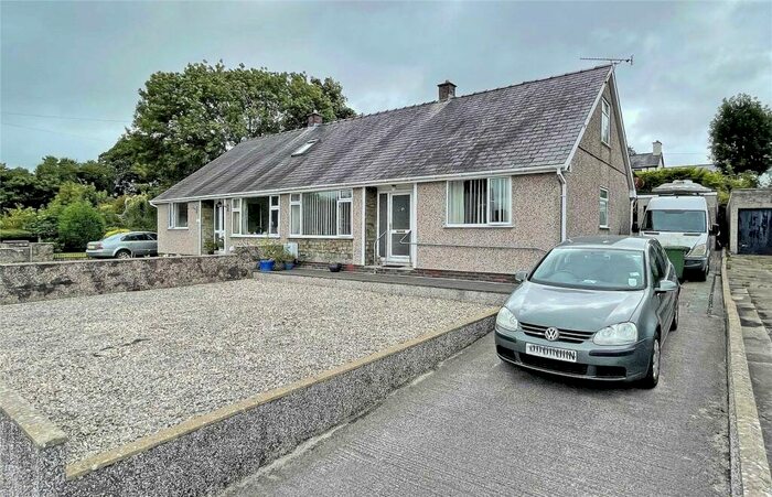 4 Bedroom Bungalow For Sale In Tan Y Buarth Estate, Bethel, Caernarfon, Gwynedd, LL55