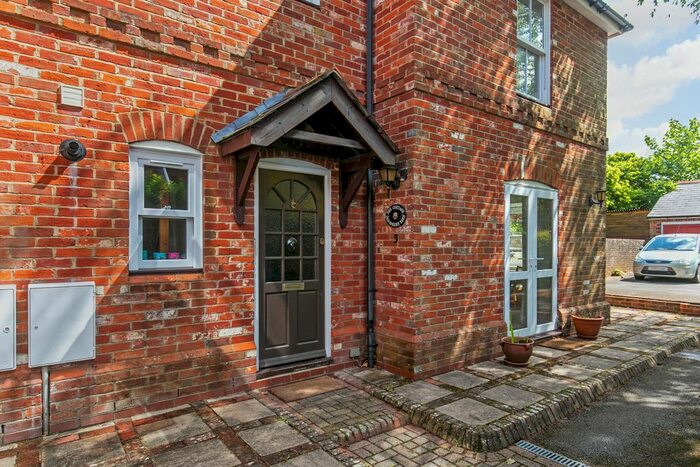 1 Bedroom Semi-Detached House To Rent In Middlebrook Street, Winchester, SO23