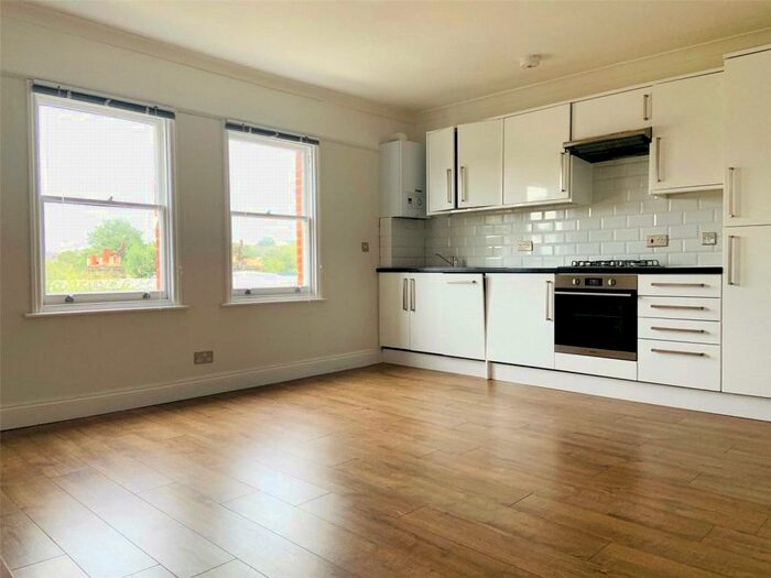 2 Bedroom Apartment To Rent In Dulwich Road, London, SE24