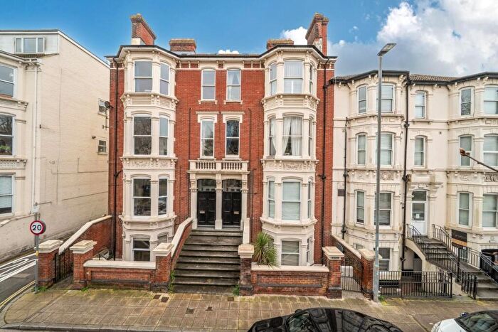 2 Bedroom Flat For Sale In Clarendon Road, Southsea, PO4