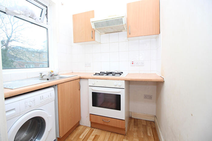 1 Bedroom Flat To Rent In Mansfield Road, Ilford, IG1