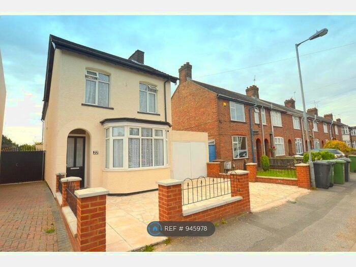 4 Bedroom Detached House To Rent In Gardenia Avenue, Luton, LU3