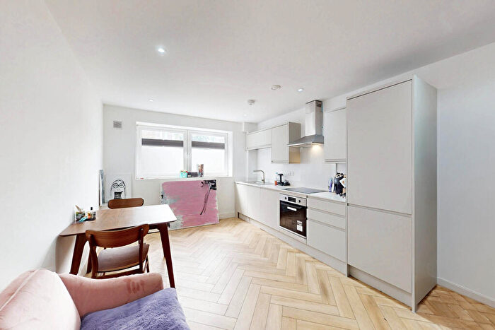 1 Bedroom Flat To Rent In Burslem Street, Tower Hamlets, London, E1