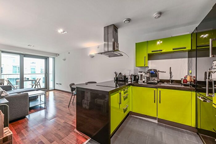 1 Bedroom Flat To Rent In Bridges Court Road, Battersea, London, SW11