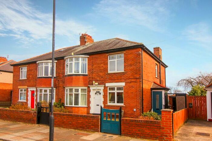 2 Bedroom Flat To Rent In Closefield Grove, Whitley Bay, NE25