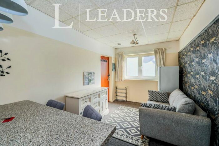 1 Bedroom Flat To Rent In Fratton Road, Portsmouth, PO1